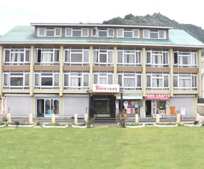 https://imgcld.yatra.com/ytimages/image/upload/t_hotel_yatra_city_desktop/v1434691065/Domestic Hotels/Hotels_Srinagar/Hotel New Park/Overview.jpg